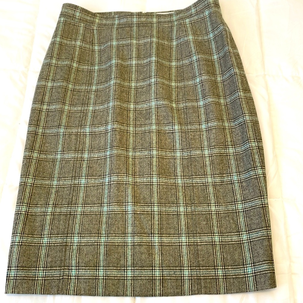 Vintage classic plaid skirt by Carolina Herrera. Size 12